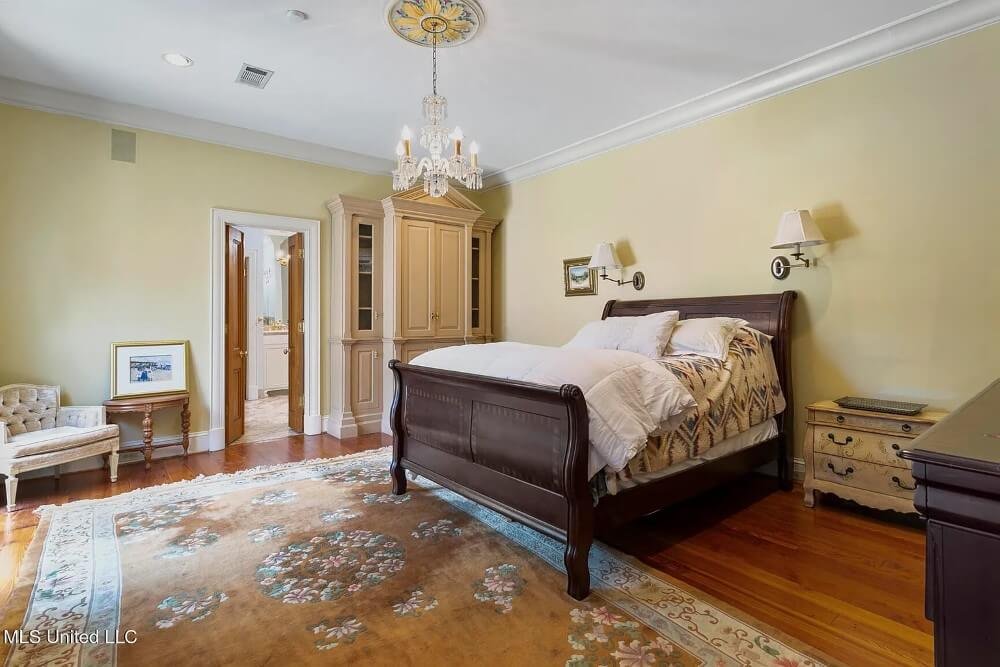 1939 Georgian Revival house Jackson Mississippi - 52 - bedroom.jpeg
