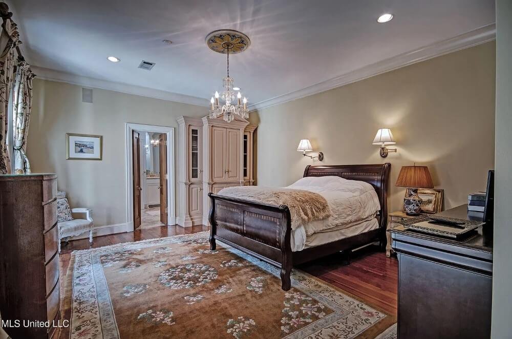 1939 Georgian Revival house Jackson Mississippi - 53 - bedroom.jpeg