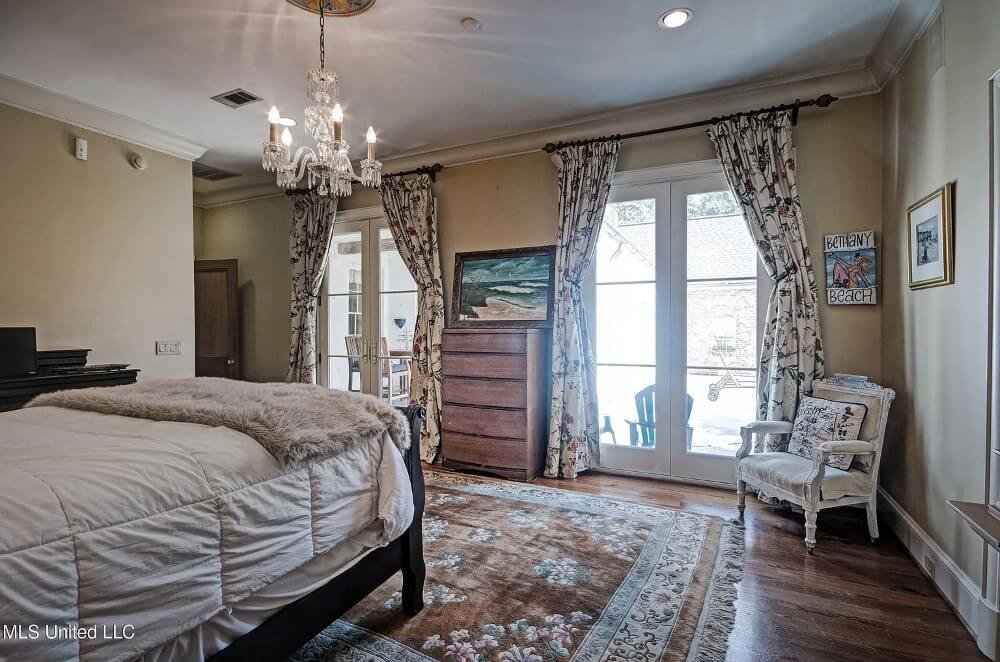 1939 Georgian Revival house Jackson Mississippi - 56 - bedroom.jpeg