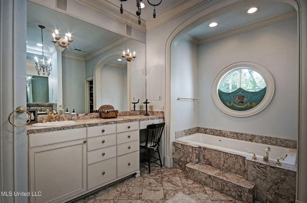 1939 Georgian Revival house Jackson Mississippi - 59 - bathroom.jpeg