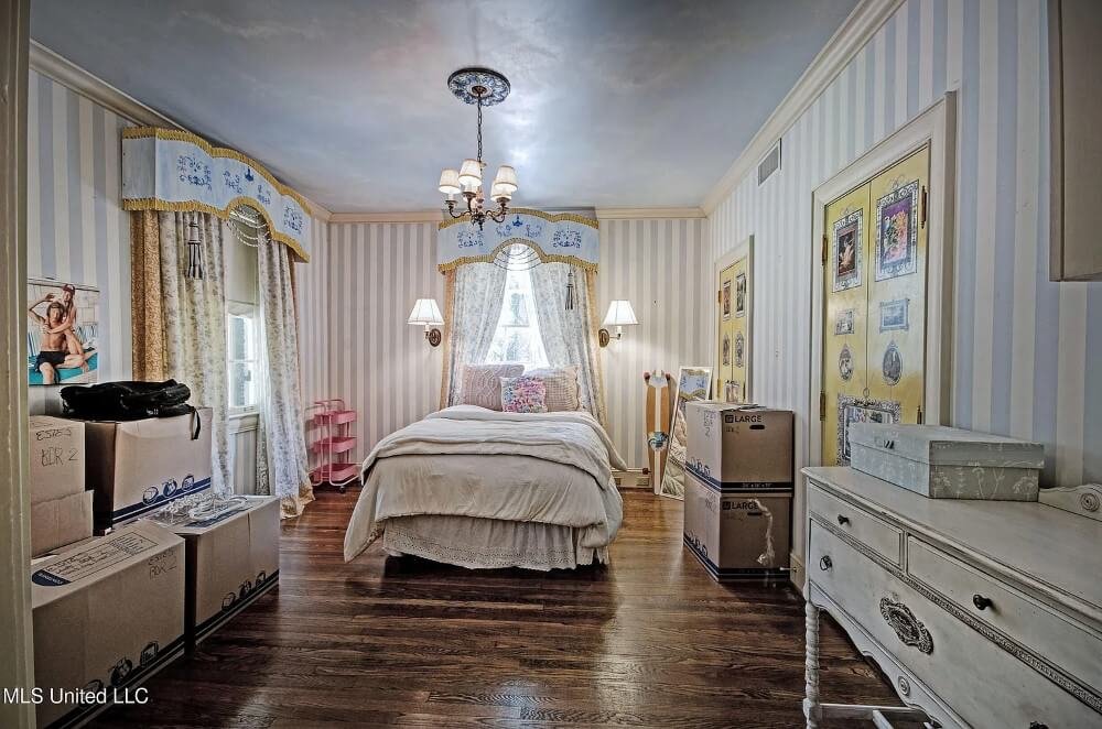 1939 Georgian Revival house Jackson Mississippi - 81 - bedroom.jpeg