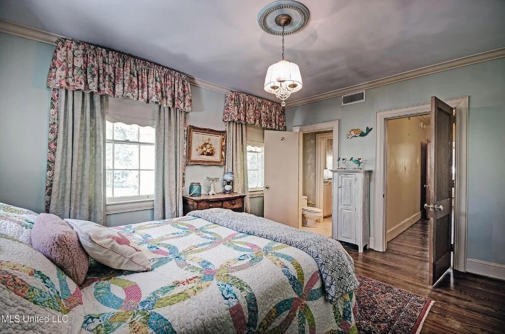 1939 Georgian Revival house Jackson Mississippi - 89 - bedroom.jpeg