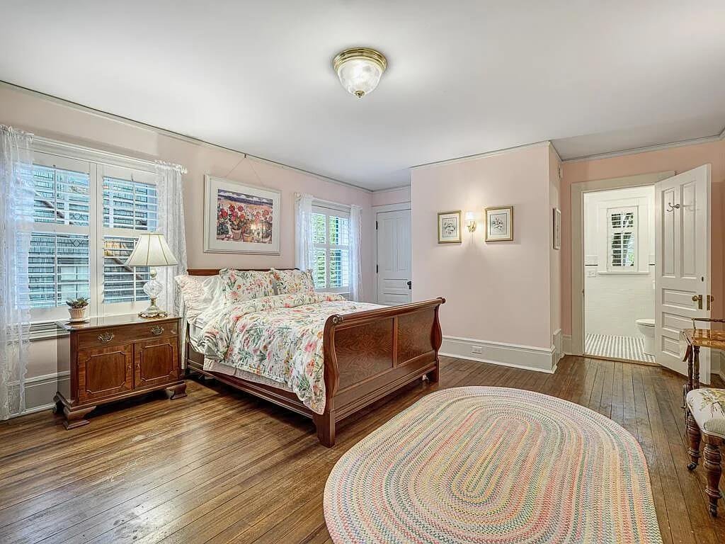 1895 Historic house Saint Paul Minnesota - 28 - bedroom.jpg