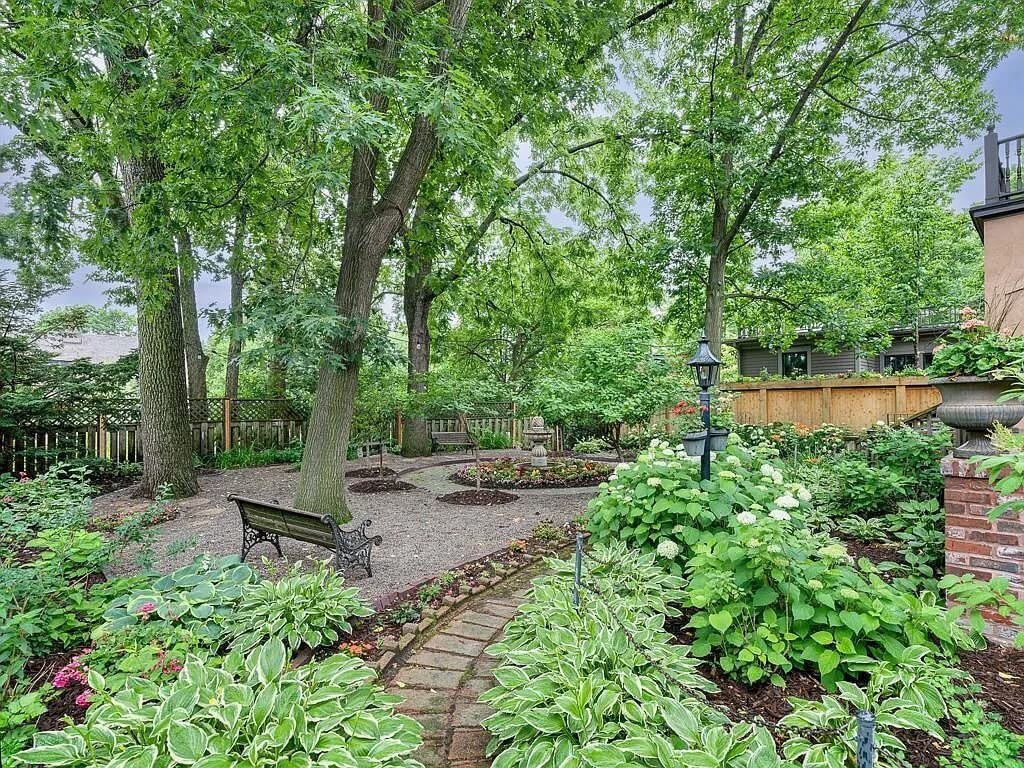 1895 Historic house Saint Paul Minnesota - 38 - garden.jpg