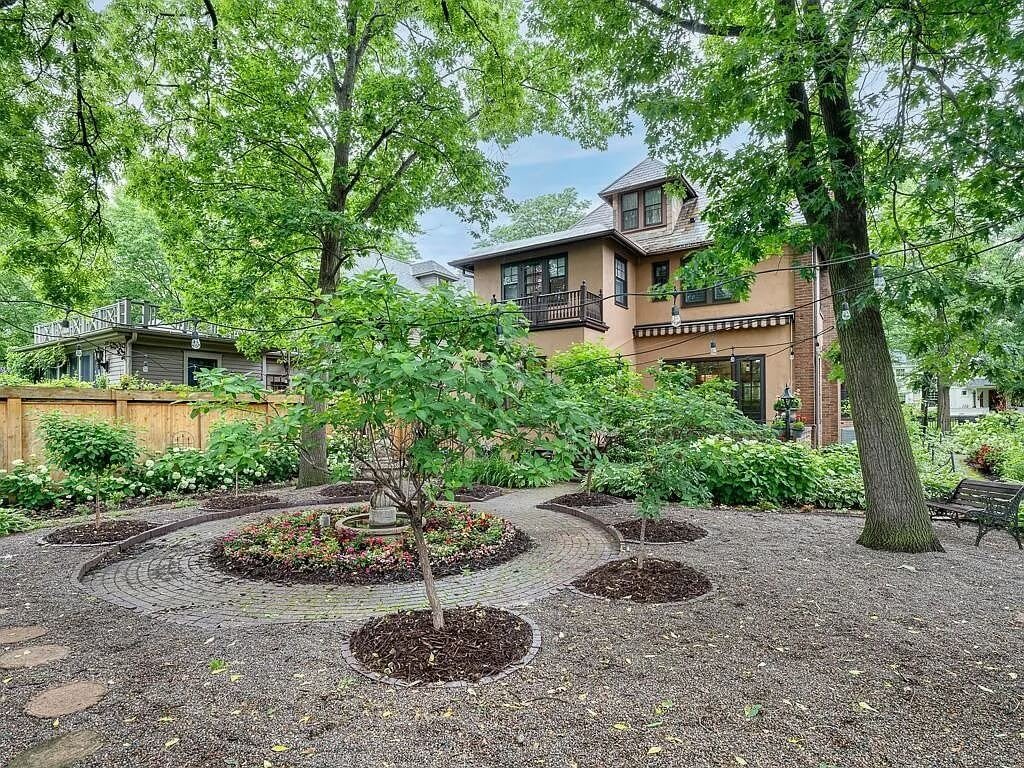 1895 Historic house Saint Paul Minnesota - 39 - garden.jpg