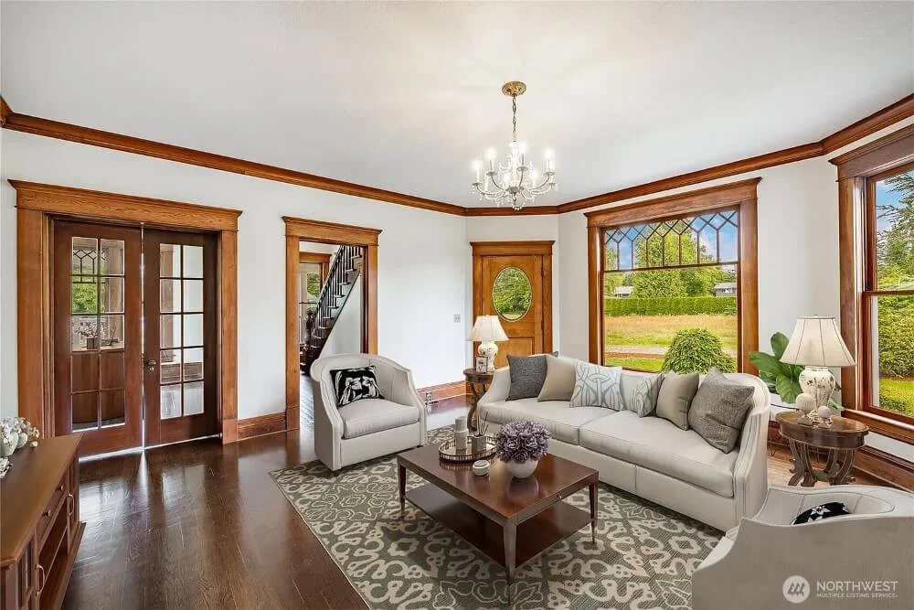 Slater Heritage House 1900 Victorian style Ferndale Washington - 8 - family room.jpeg
