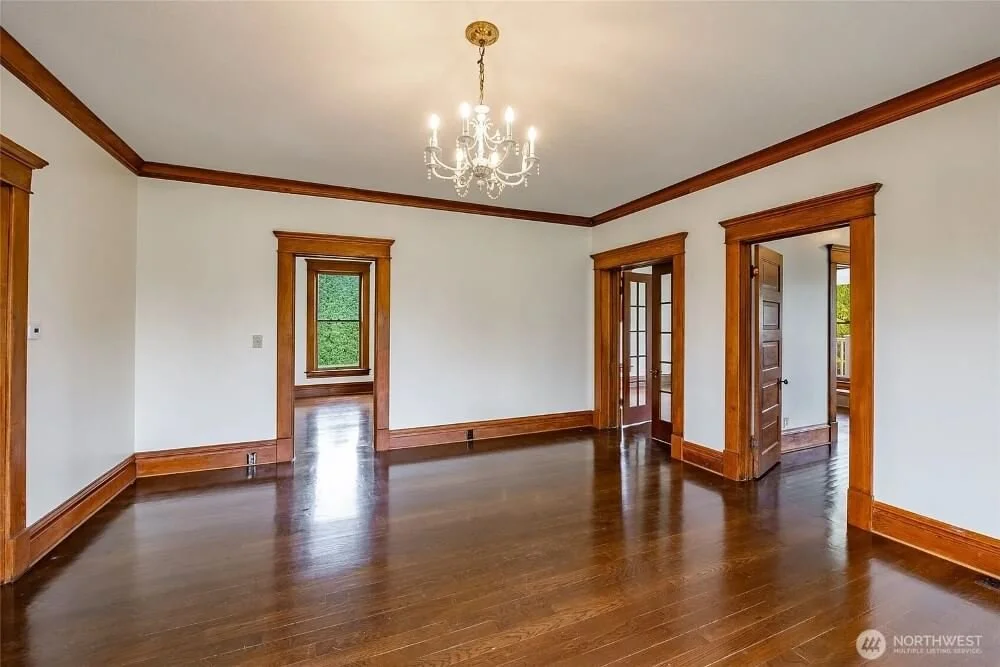 Slater Heritage House 1900 Victorian style Ferndale Washington - 25 - bedroom.jpeg