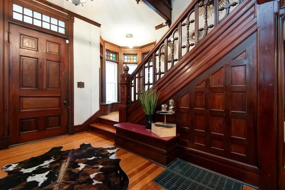1886 Queen Anne house Springfield Missouri - 2 - foyer.jpg