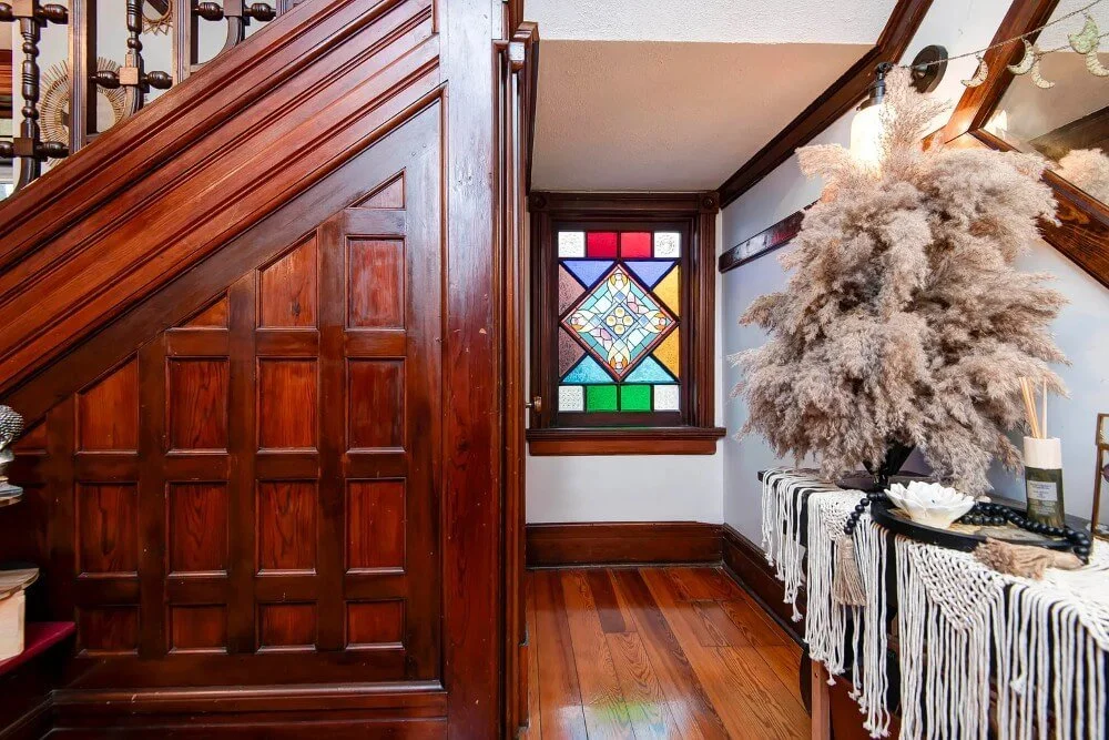1886 Queen Anne house Springfield Missouri - 3 - foyer.jpg