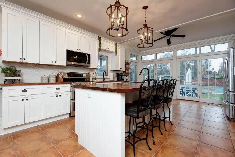 1886 Queen Anne house Springfield Missouri - 7 - kitchen.jpg