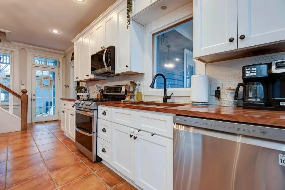 1886 Queen Anne house Springfield Missouri - 10 - kitchen.jpg