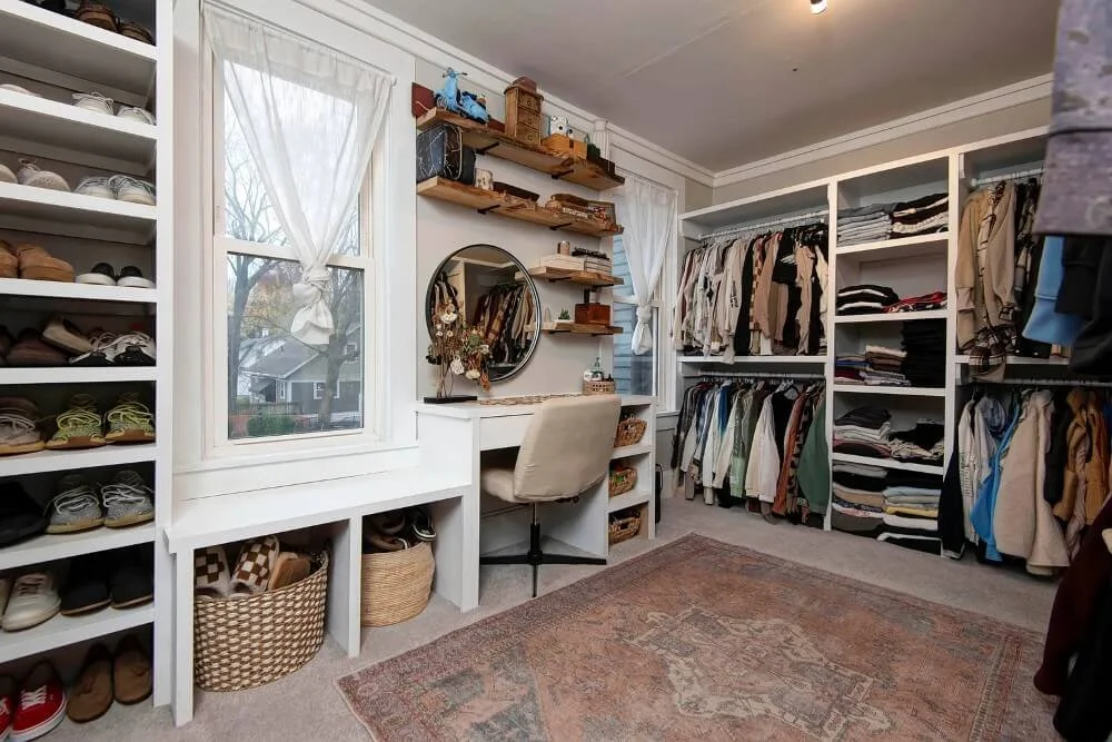1886 Queen Anne house Springfield Missouri - 29 - wardrobe.jpg