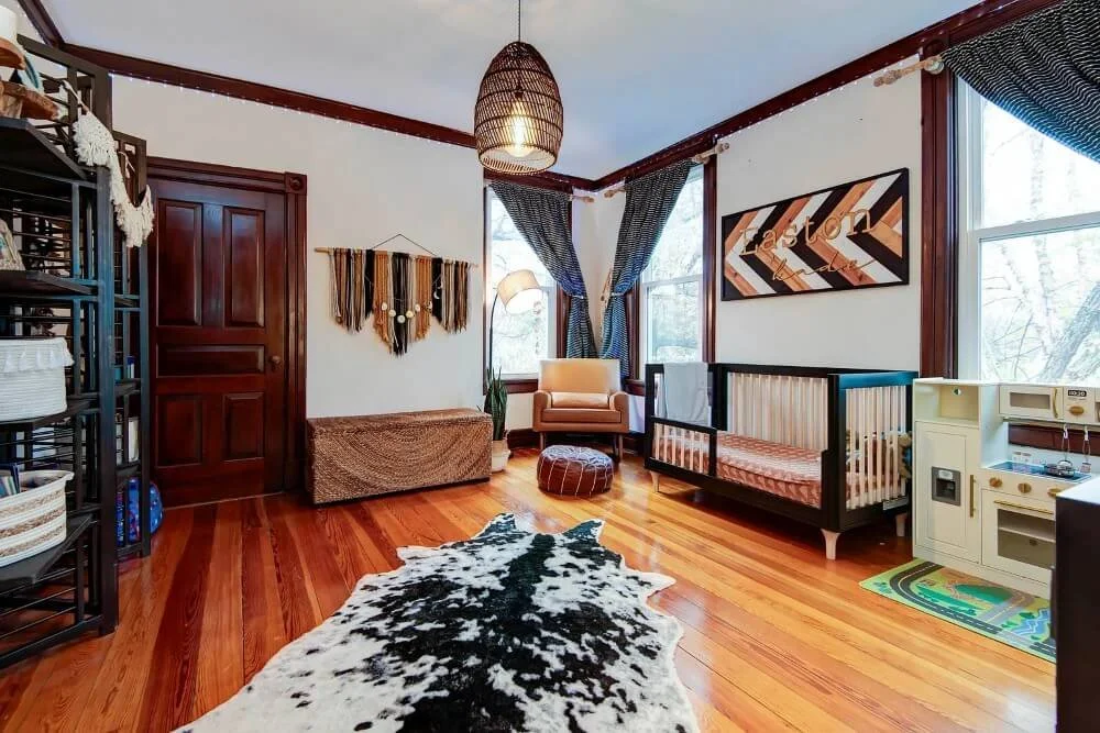 1886 Queen Anne house Springfield Missouri - 32 - bedroom.jpg