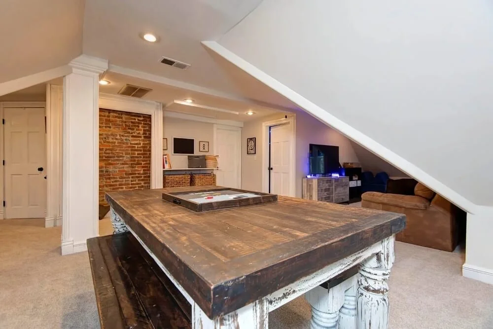 1886 Queen Anne house Springfield Missouri - 35 - gaming room.jpg