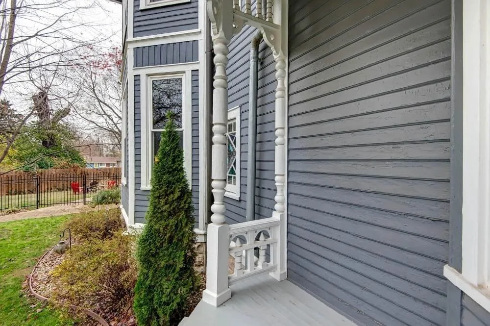 1886 Queen Anne house Springfield Missouri - 55 - porch.jpg