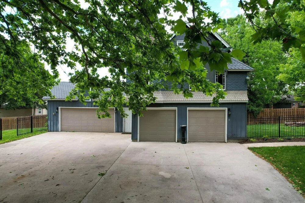 1886 Queen Anne house Springfield Missouri - 71 - garage.jpg