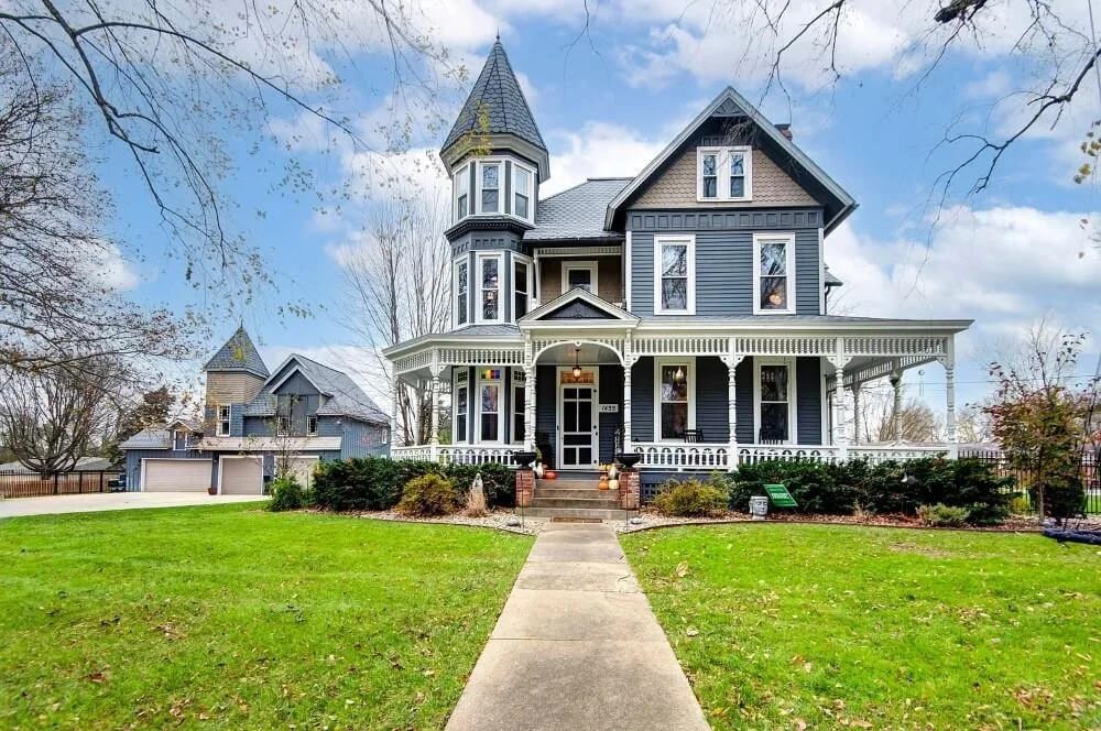 1886 Queen Anne house Springfield Missouri - 77 - front view.jpg