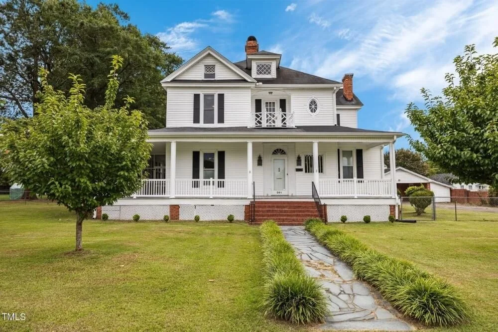 1903 Colonial house Erwin North Carolina - 1 - front view.jpg
