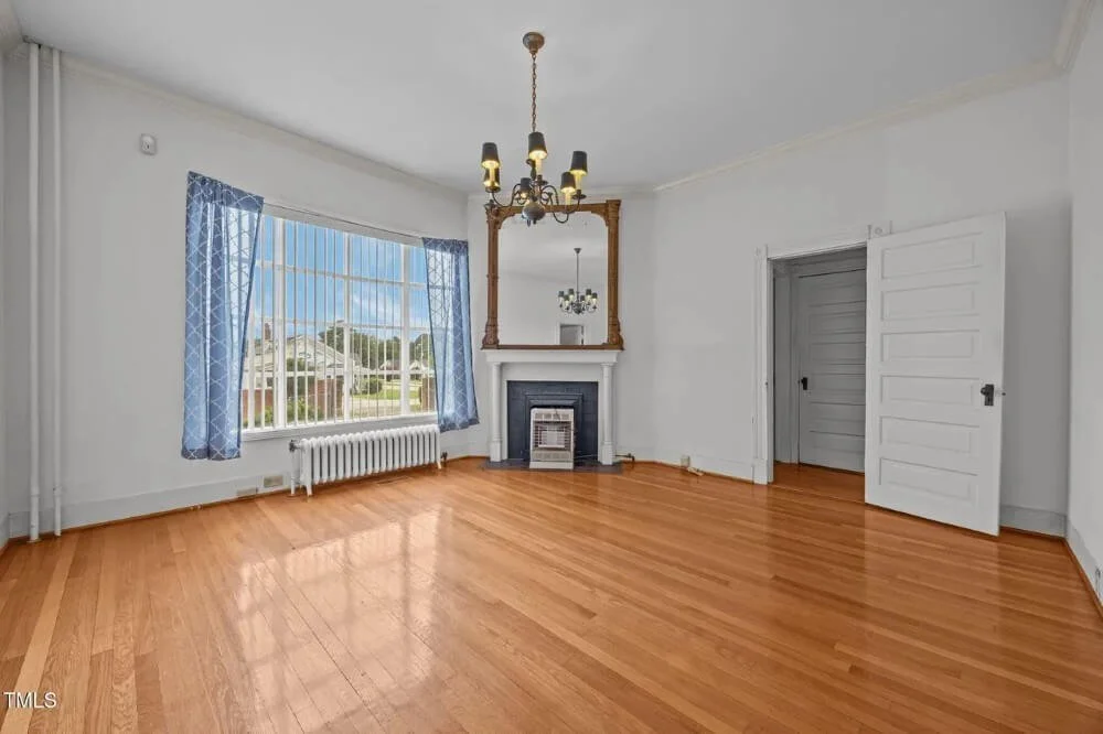 1903 Colonial house Erwin North Carolina - 19 - room.jpg