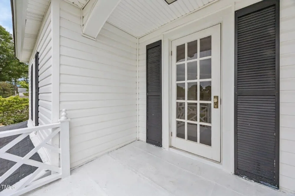 1903 Colonial house Erwin North Carolina - 29 - balcony.jpg