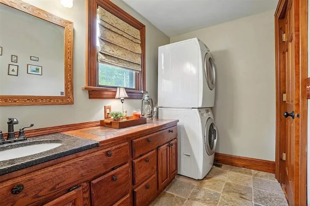 1898 Folk Victorian house Mount Pleasant Iowa - 31 - laundry.jpg