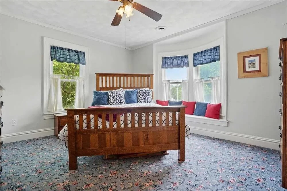 1898 Folk Victorian house Mount Pleasant Iowa - 35 - bedroom.jpg