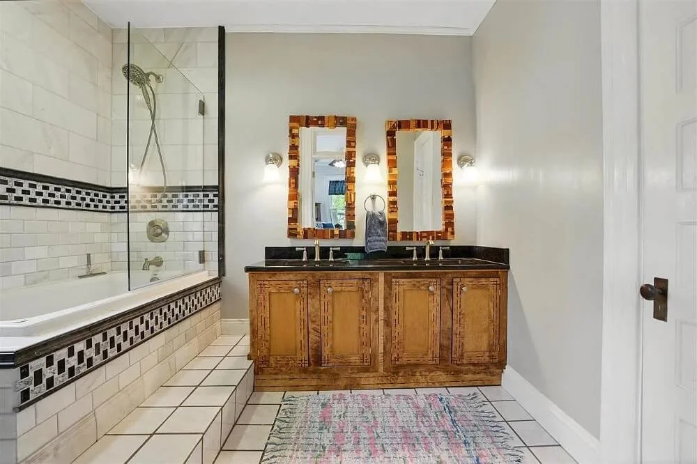 1898 Folk Victorian house Mount Pleasant Iowa - 38 - bathroom.jpg