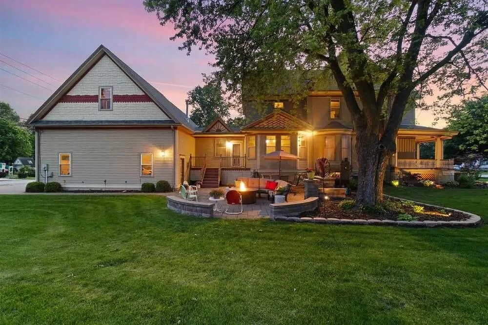 1898 Folk Victorian house Mount Pleasant Iowa - 71 - night view.jpg