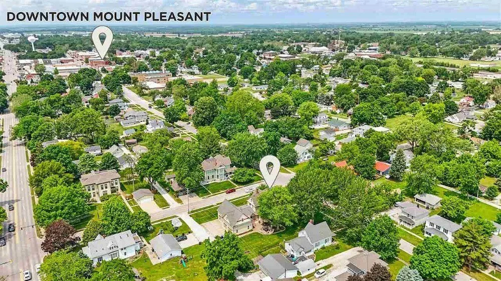 1898 Folk Victorian house Mount Pleasant Iowa - 75 - aerial view.jpg