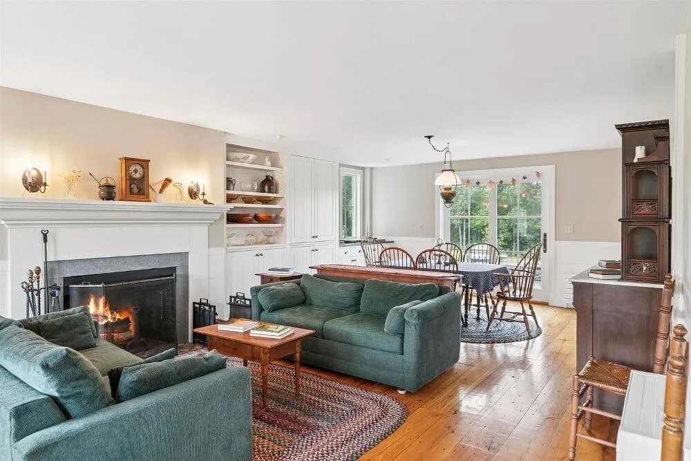 1830 Greek Revival house Shrewsbury Vermont - 15 -open space.jpg
