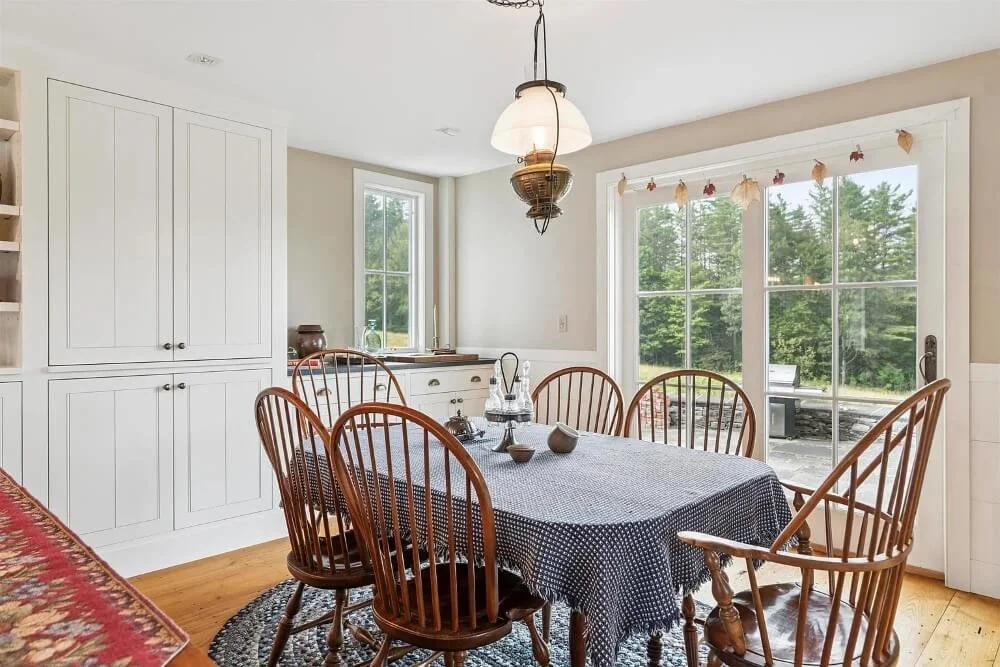 1830 Greek Revival house Shrewsbury Vermont - 14 - dining area.jpg