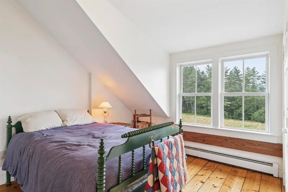 1830 Greek Revival house Shrewsbury Vermont - 30 - bedroom.jpg