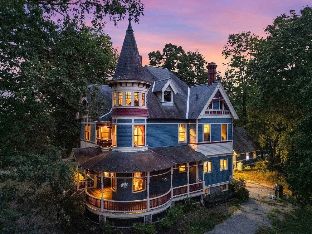 1897 Queen Anne house Wolfeboro New Hampshire - 1 - front view.jpg