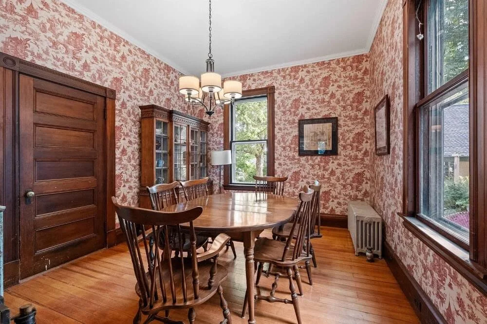 1897 Queen Anne house Wolfeboro New Hampshire - 11 - dining room.jpg