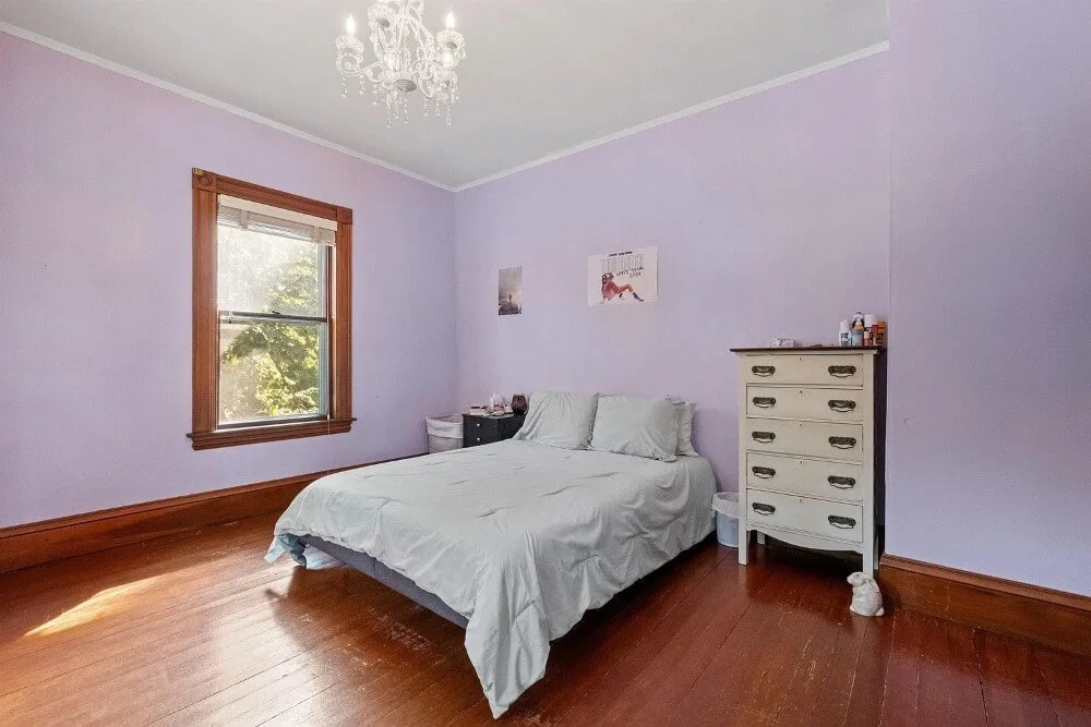 1897 Queen Anne house Wolfeboro New Hampshire - 22 - bedroom.jpg