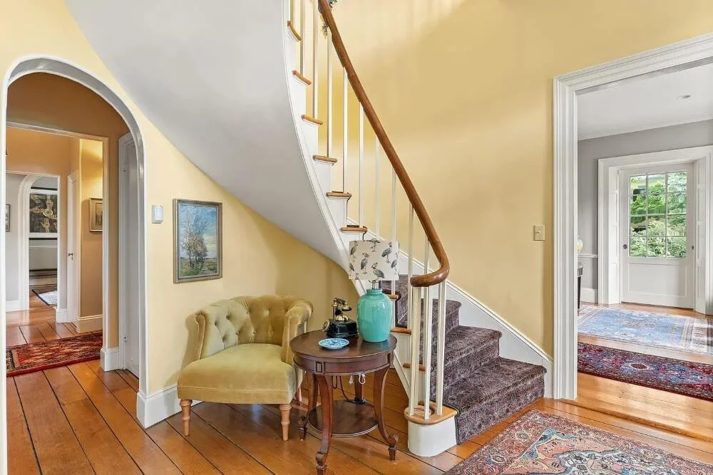 Howard House 1829 Federal style Orford New Hampshire - 3 - foyer.jpg