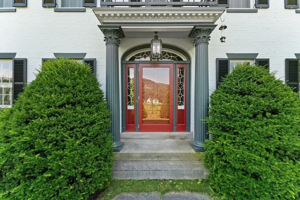 Howard House 1829 Federal style Orford New Hampshire - 5 - entrance door.jpg