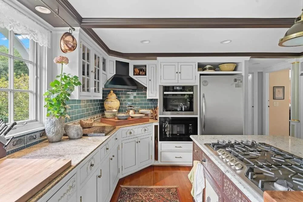 Howard House 1829 Federal style Orford New Hampshire - 11 - kitchen.jpg