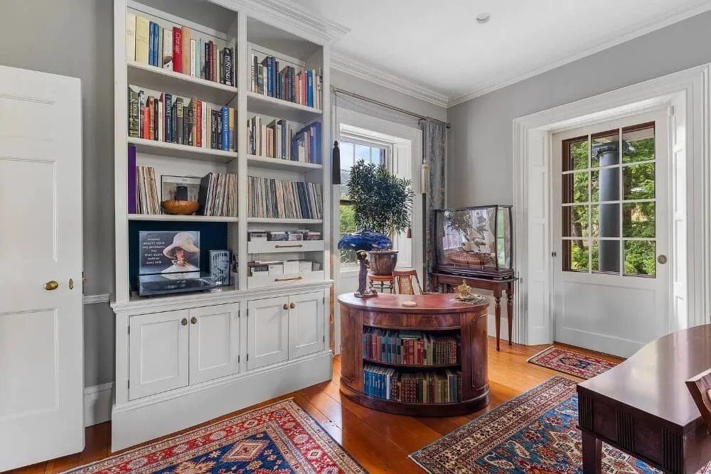 Howard House 1829 Federal style Orford New Hampshire - 23 - library.jpg