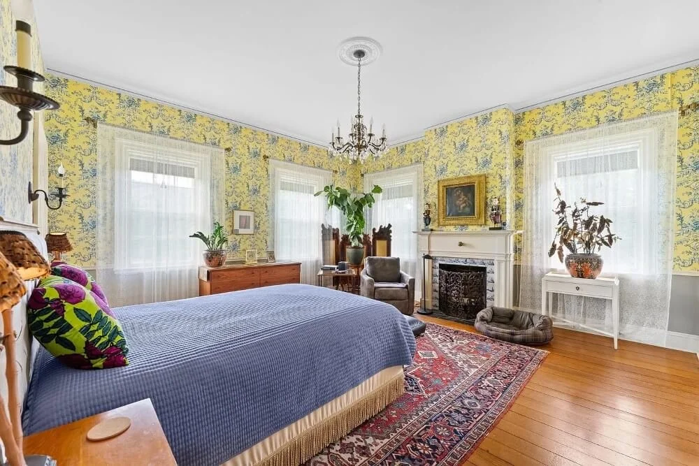 Howard House 1829 Federal style Orford New Hampshire - 29 - bedroom.jpg