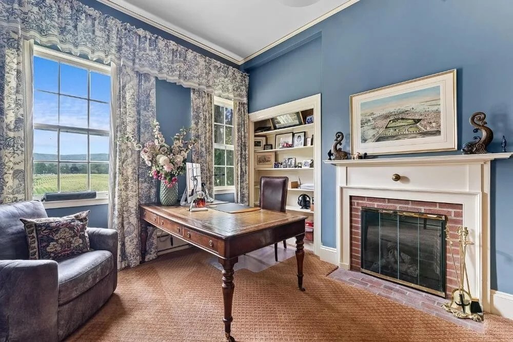 Howard House 1829 Federal style Orford New Hampshire - 39 - relax room.jpg