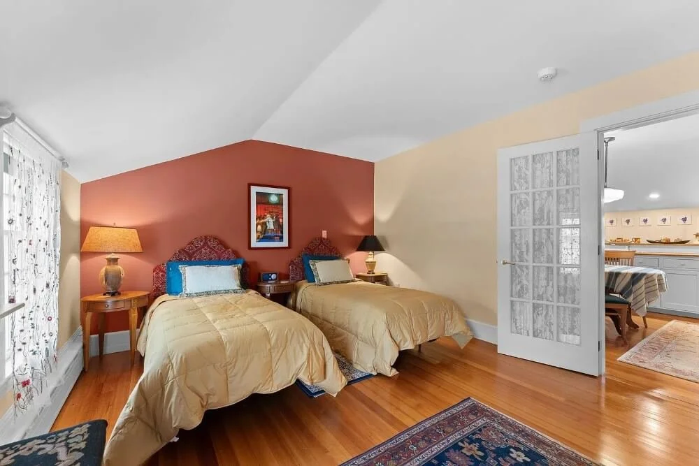 Howard House 1829 Federal style Orford New Hampshire - 43 - bedroom.jpg