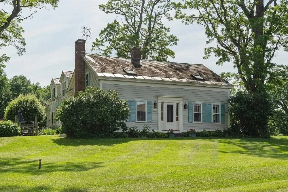 Worcester Hill 1804 Farmhouse Shoreham Vermont - 4 - front door.jpg