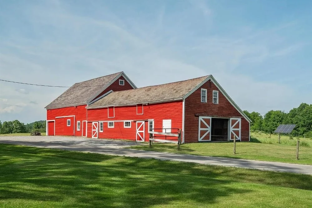 Worcester Hill 1804 Farmhouse Shoreham Vermont - 5 - barn.jpg