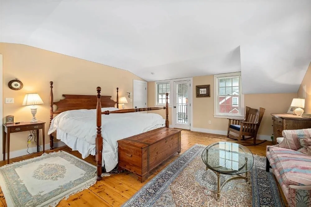 Boorn Brook Farm 1890 Farmhouse Manchester Vermont - 21 - bedroom.jpg