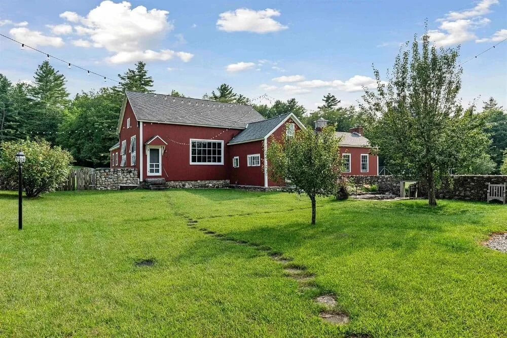 Boorn Brook Farm 1890 Farmhouse Manchester Vermont - 24 - backyard.jpg
