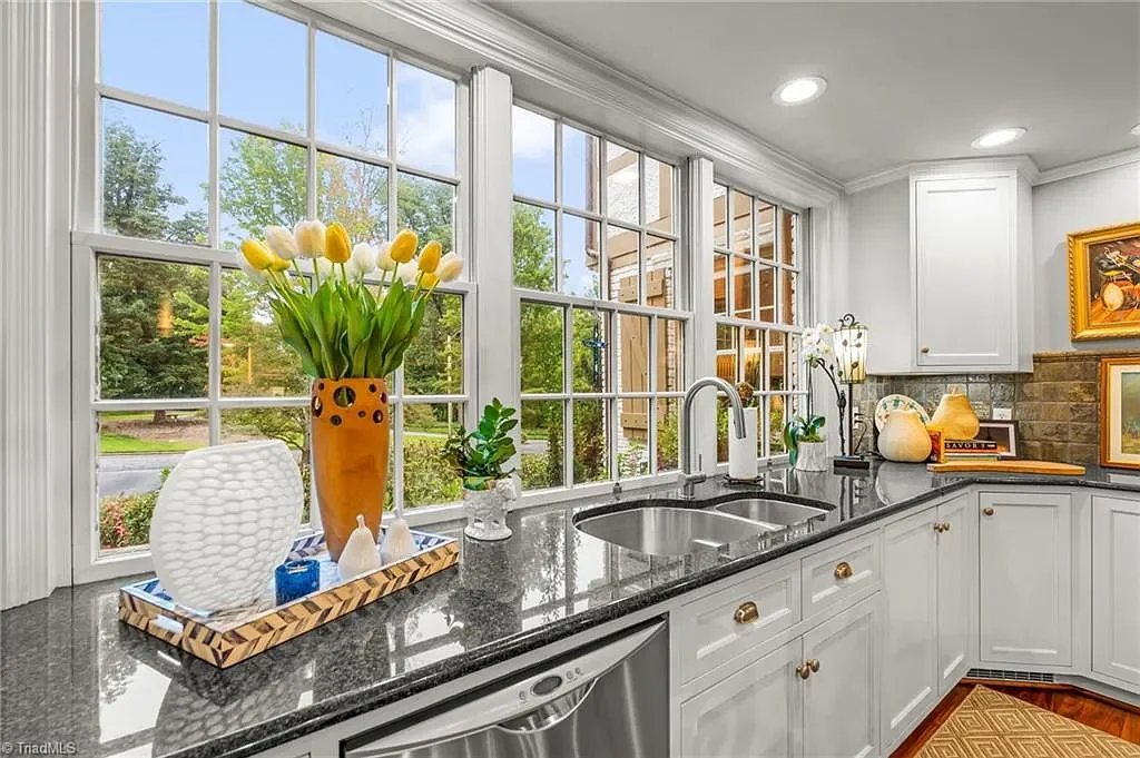 1924 Tudor house High Point North Carolina - 18 - kitchen.webp