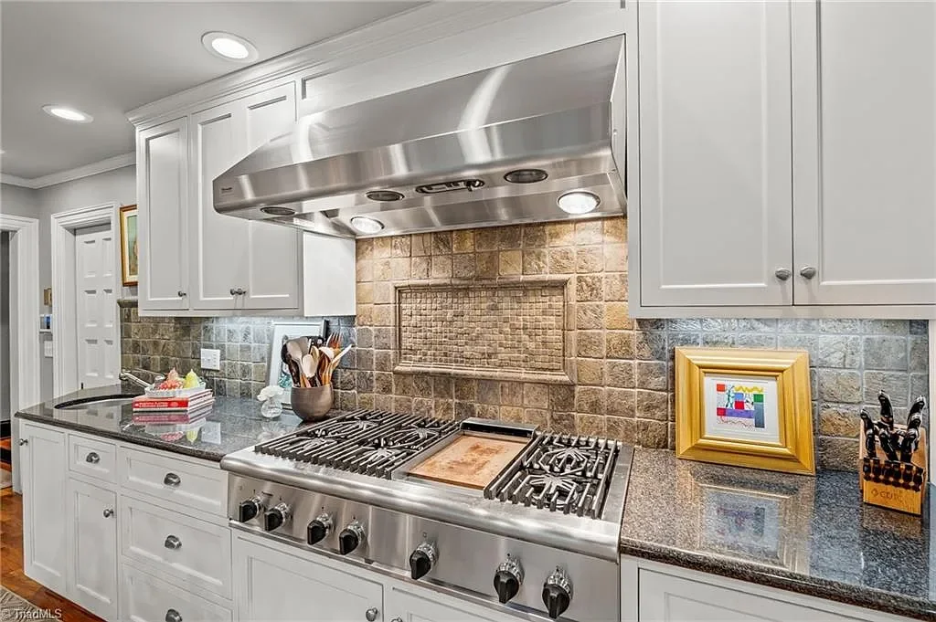 1924 Tudor house High Point North Carolina - 19 - kitchen.webp