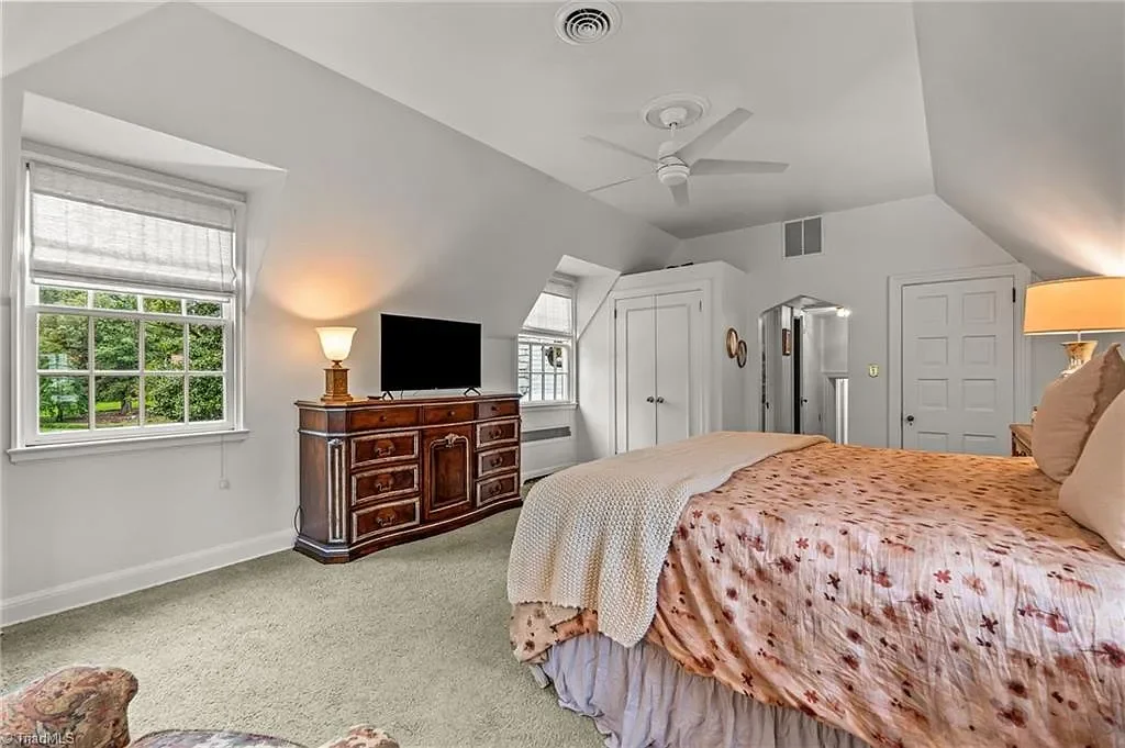 1924 Tudor house High Point North Carolina - 35 - bedroom.webp