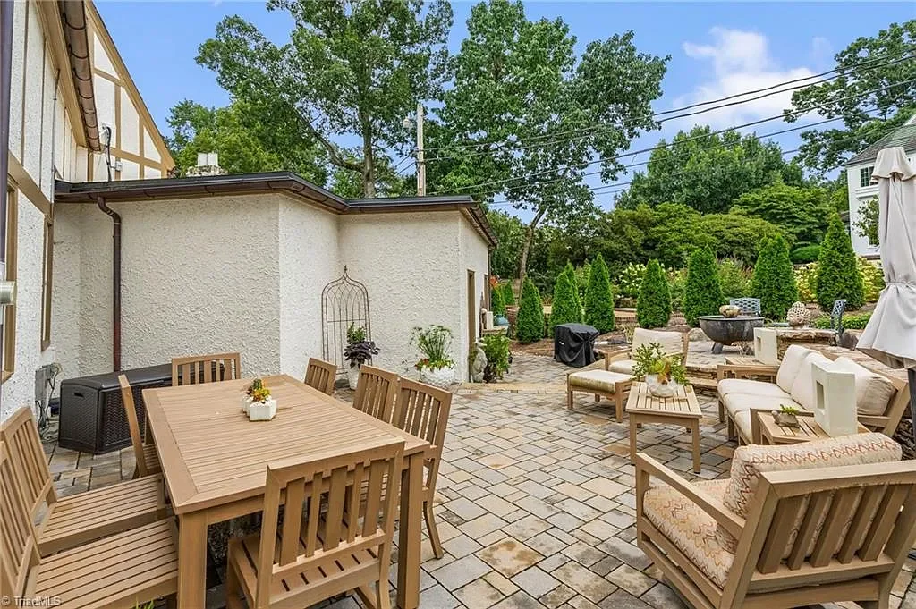 1924 Tudor house High Point North Carolina - 39 - backyard.webp